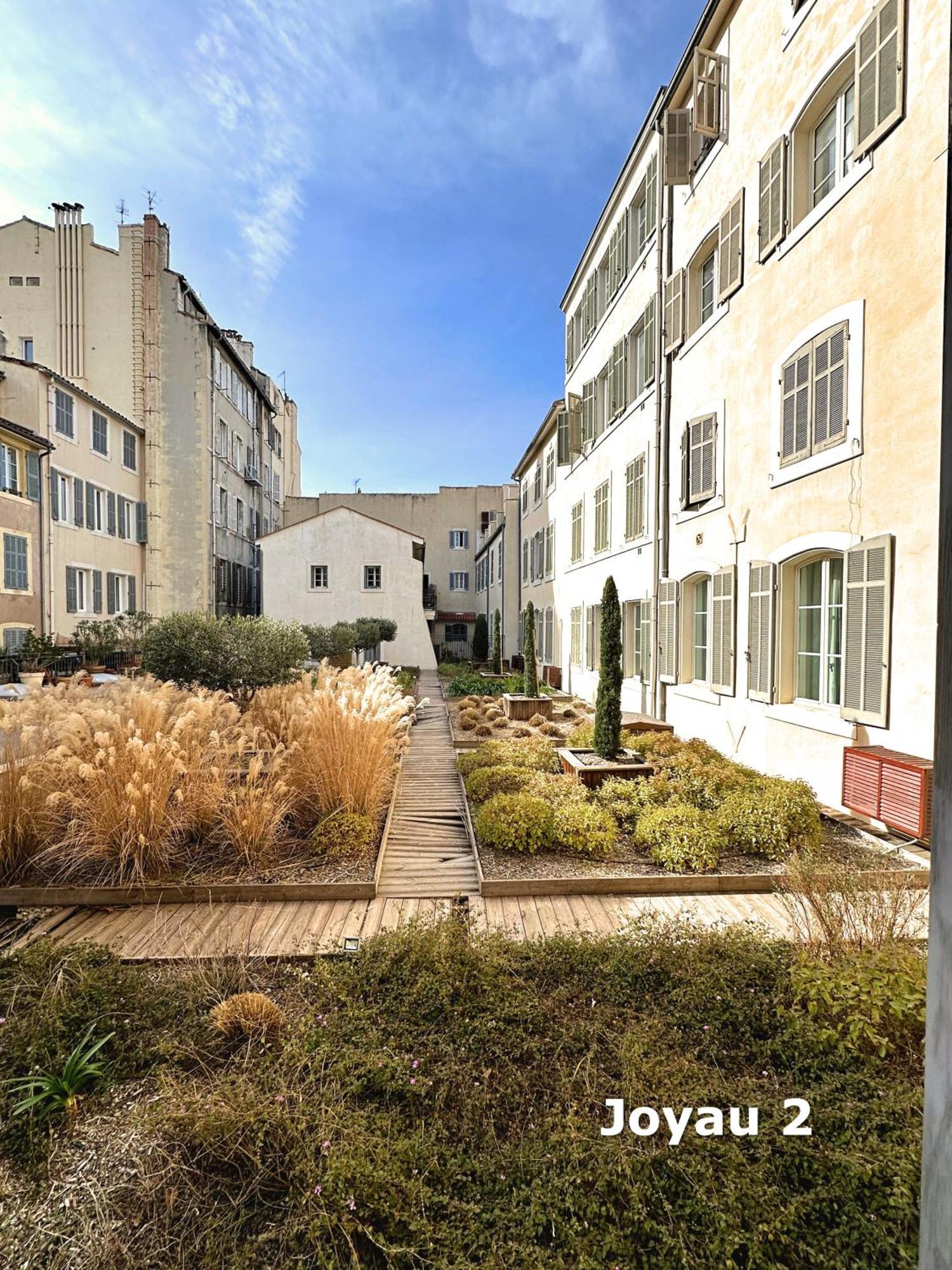 Du Vieux Port 4*